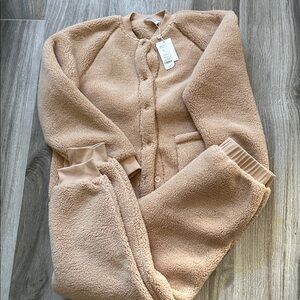 NEIWAI Tan Shearling loungewear set size small but oversize NWT